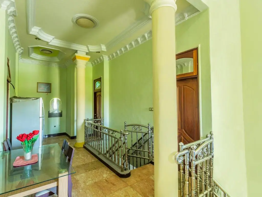 Матарам: OYO 2848 Senaz Guesthouse