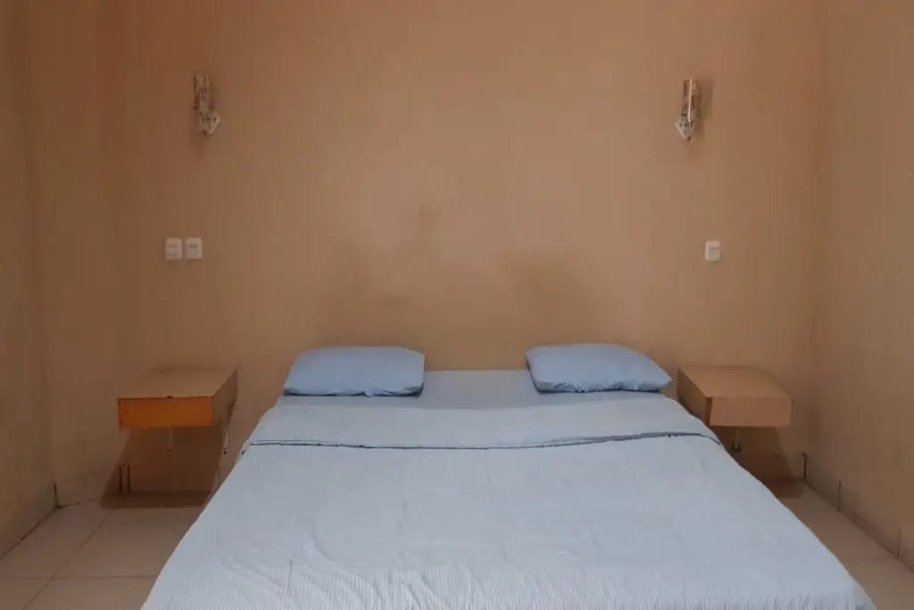 Купанг: SUPER OYO 2320 Hotel Charvita