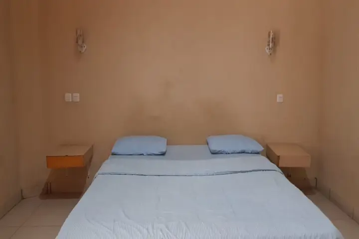 Купанг: SUPER OYO 2320 Hotel Charvita