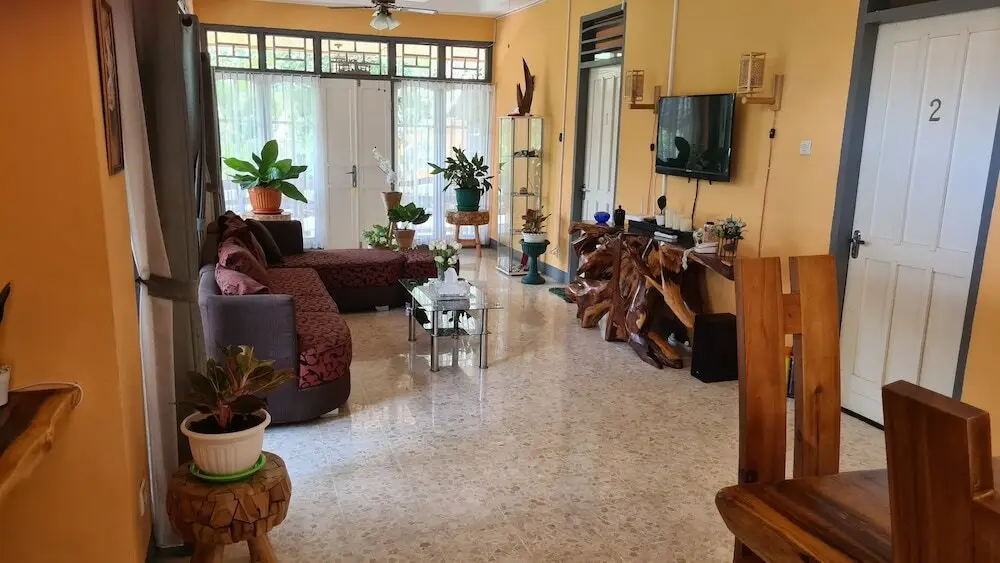 Матарам: Dewi Sri Guesthouse