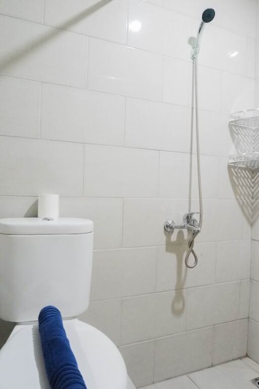 Сурабая: Quiet 2BR Apartment at Supermall Mansion Anderson