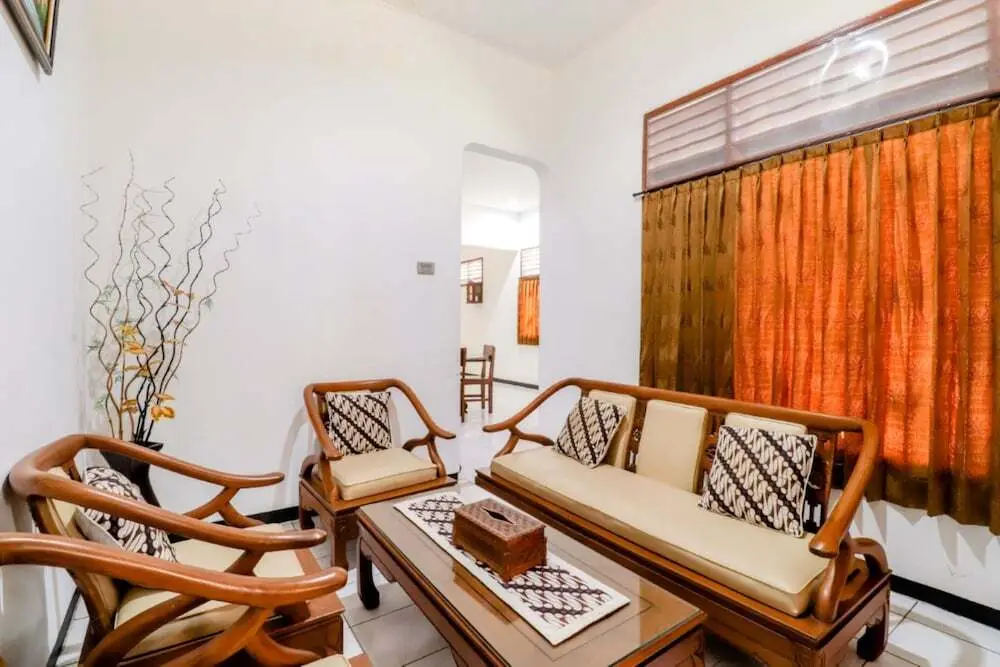 Батуретно: Homestay Mbah Rono