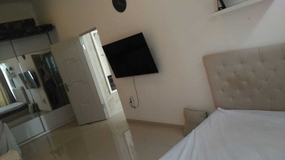 Бандунг: De Villa Atas Bukit By Houseinbandung
