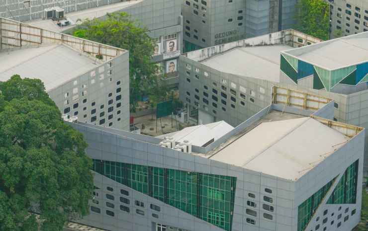 Luxurious 2BR with Private Lift at Menteng Park Apartment — фото 1