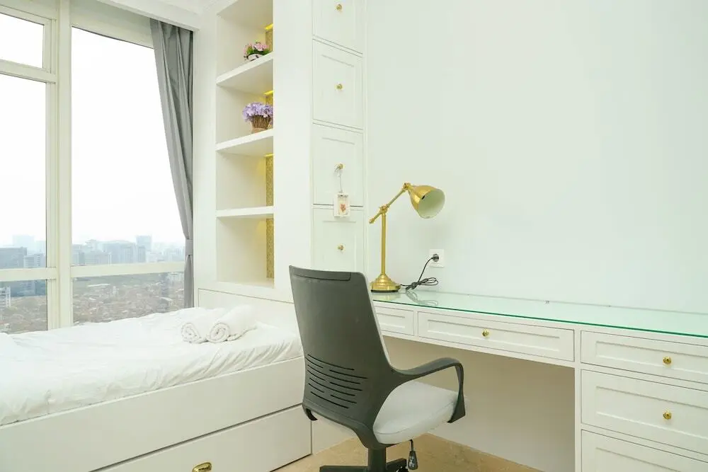 Джакарта: Luxurious 2BR with Private Lift at Menteng Park Apartment