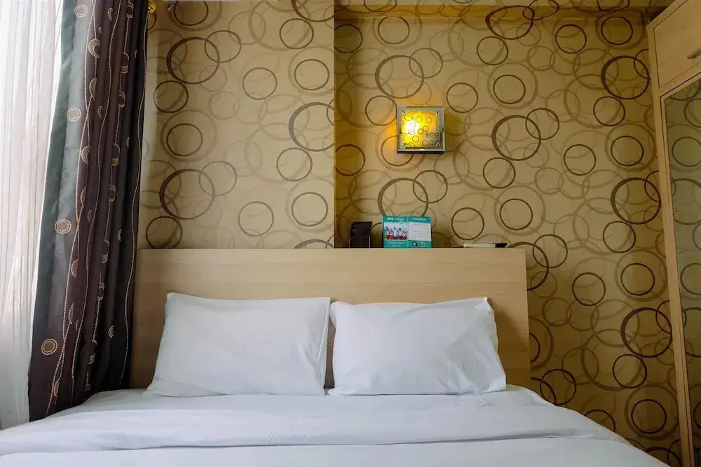 Джакарта: Comfy City View 1BR Apartment Menteng Square
