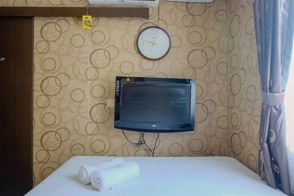 Джакарта: Comfy City View 1BR Apartment Menteng Square