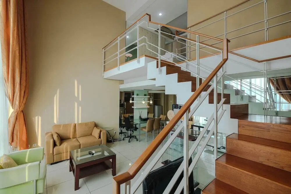 Джакарта: Spacious 1BR Two-Level Apartment at CityLofts Sudirman