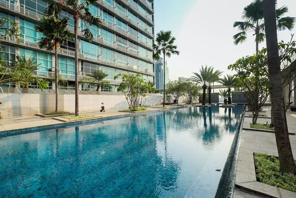 Джакарта: Spacious 1BR Two-Level Apartment at CityLofts Sudirman