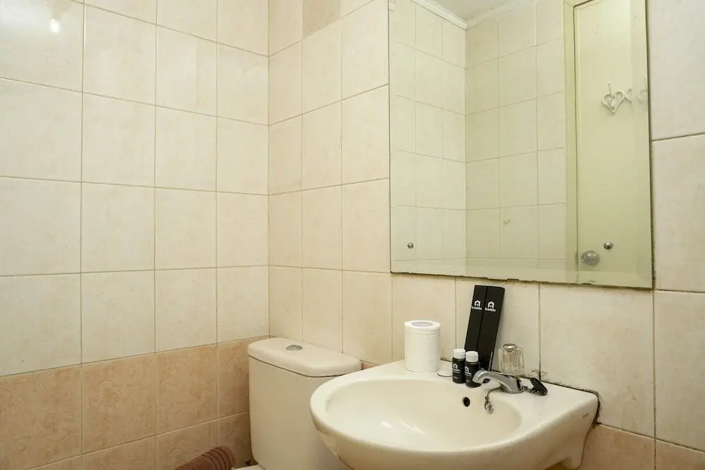 Джакарта: Classic and Warm 2BR Gading Mediterania Apartment