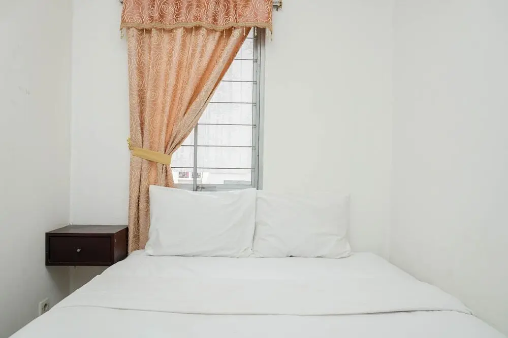 Джакарта: Classic and Warm 2BR Gading Mediterania Apartment