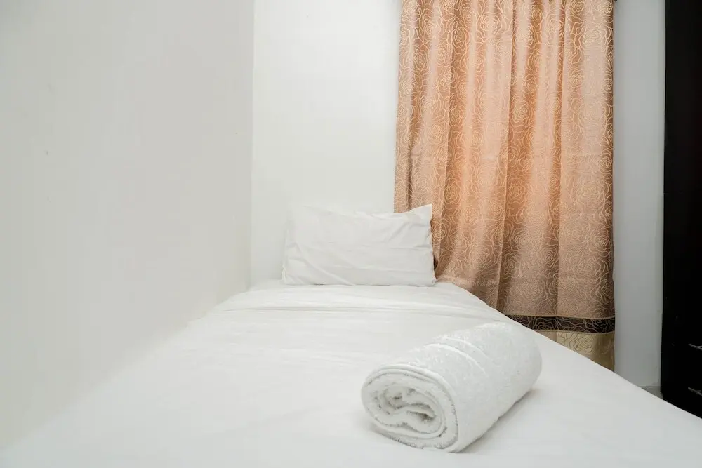 Джакарта: Classic and Warm 2BR Gading Mediterania Apartment