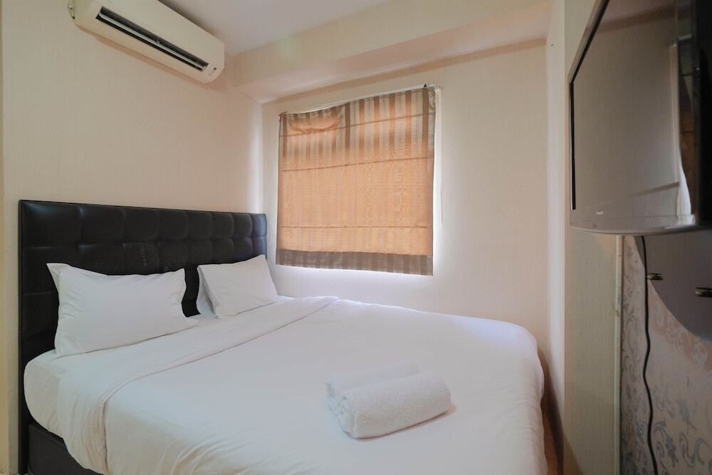 Emerald Functional 2BR Apartment Gading Nias — фото 1
