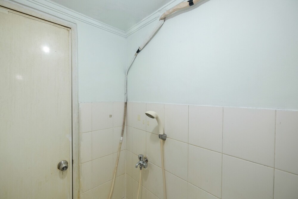 Джакарта: Minimalist 2BR Apartment at Gading Nias Residence
