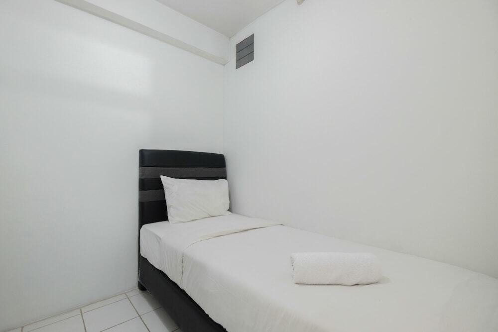 Джакарта: Minimalist 2BR Apartment at Gading Nias Residence