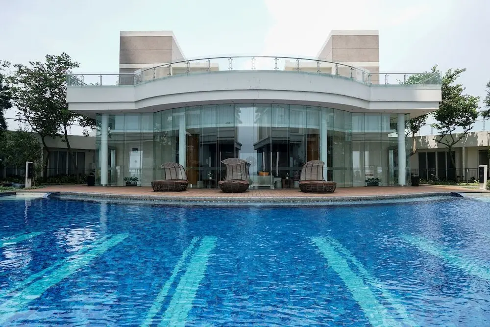 Джакарта: 1BR Apartment with City View at Ancol Mansion