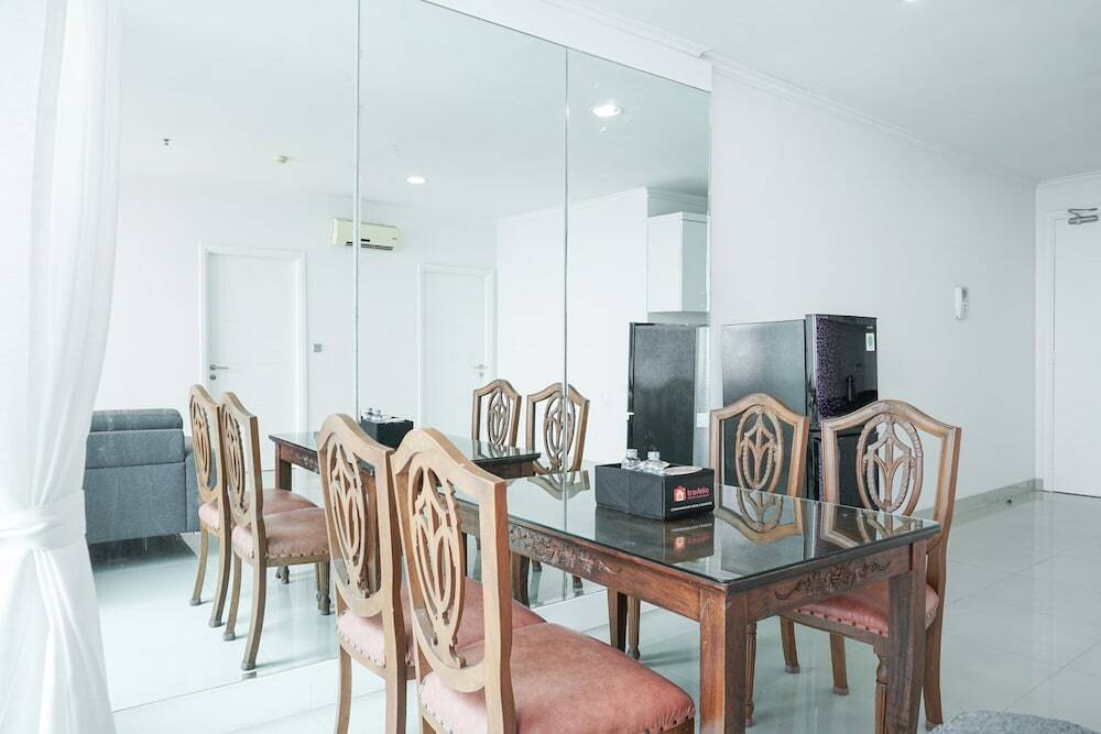 Джакарта: Big and Cozy 2BR Apartment at Ancol Mansion