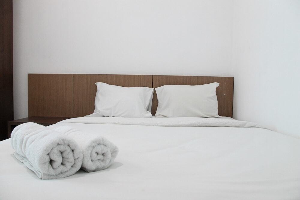 Джакарта: Minimalist 2br Green Bay Apartment