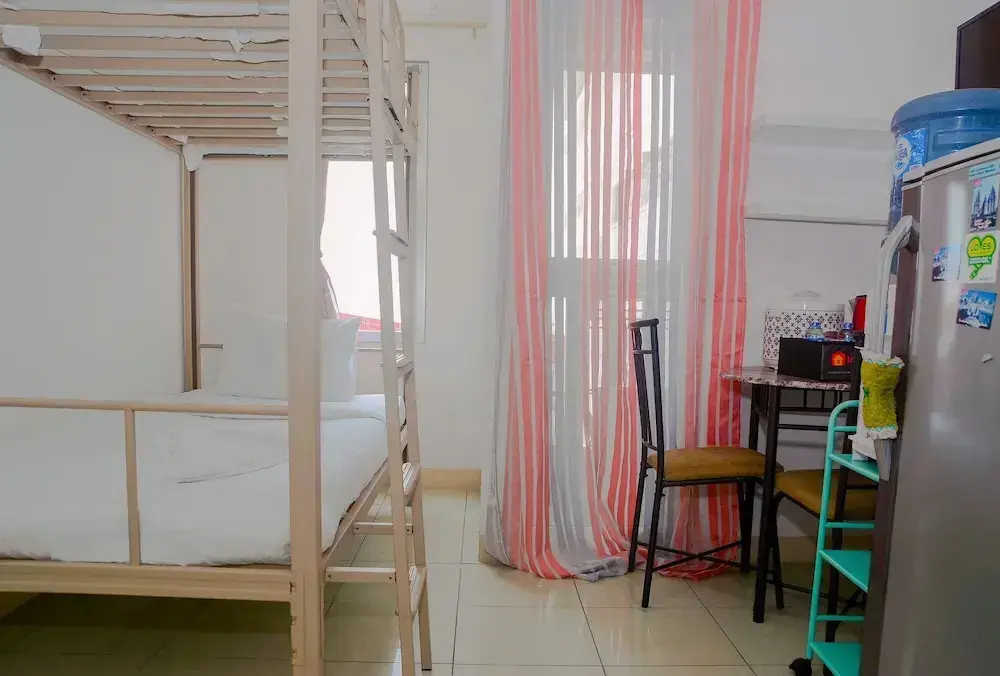 Джакарта: Green Bay Pluit Studio Apartment with 2 Single Beds
