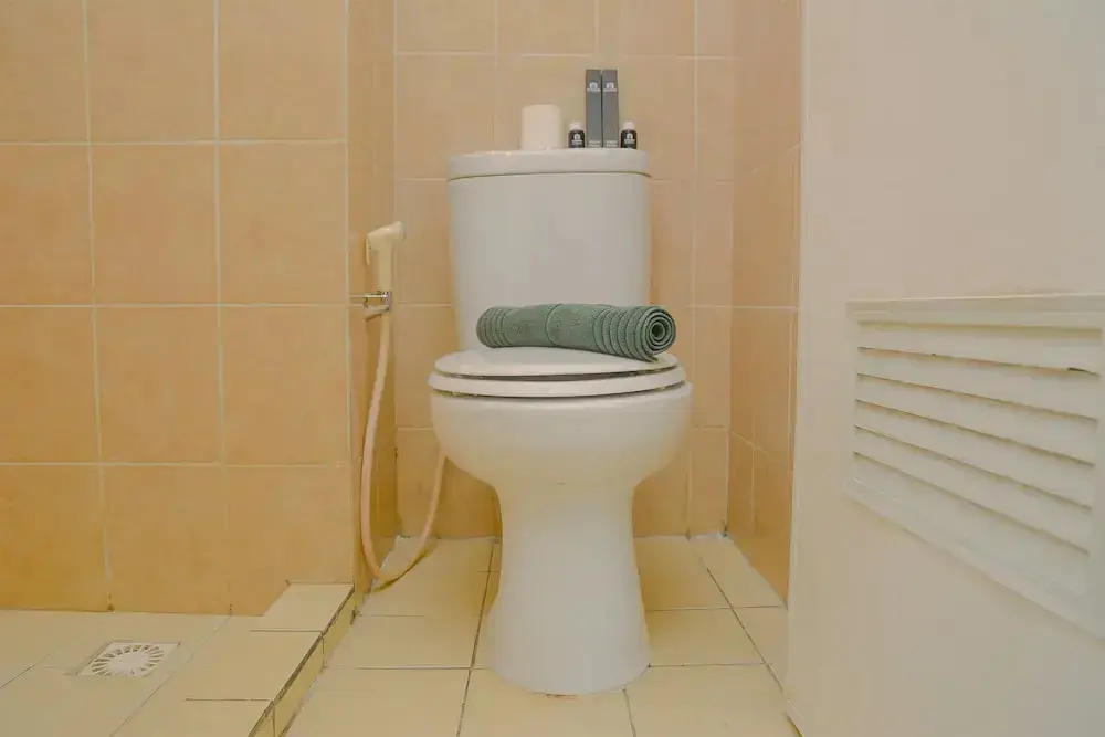 Джакарта: Green Bay Pluit Studio Apartment with 2 Single Beds