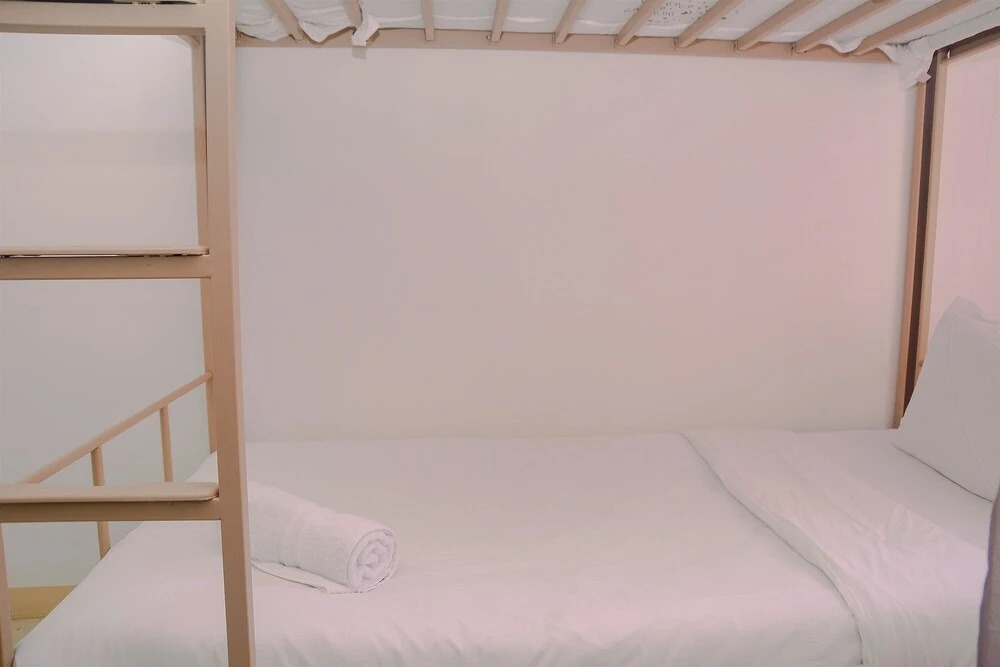 Джакарта: Green Bay Pluit Studio Apartment with 2 Single Beds