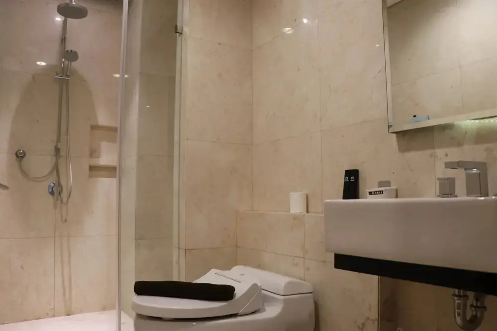 Джакарта: Spacious Studio Room at Capitol Suites Apartment