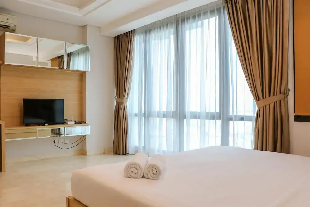 Джакарта: Spacious Studio Room at Capitol Suites Apartment