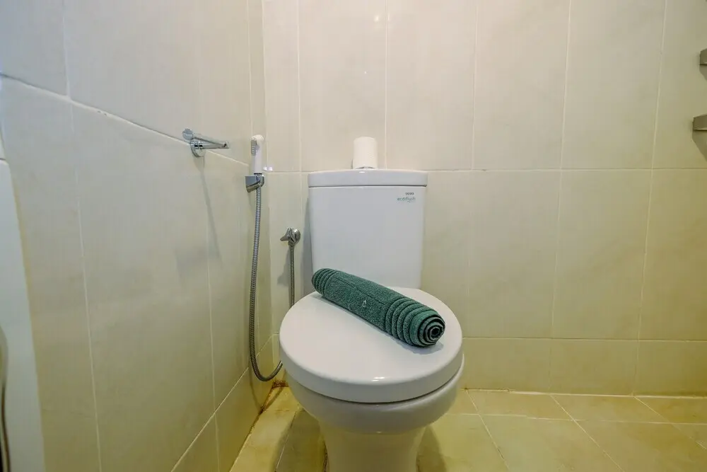 Джакарта: Chic and Compact Studio Apartment at Capitol Park Residence