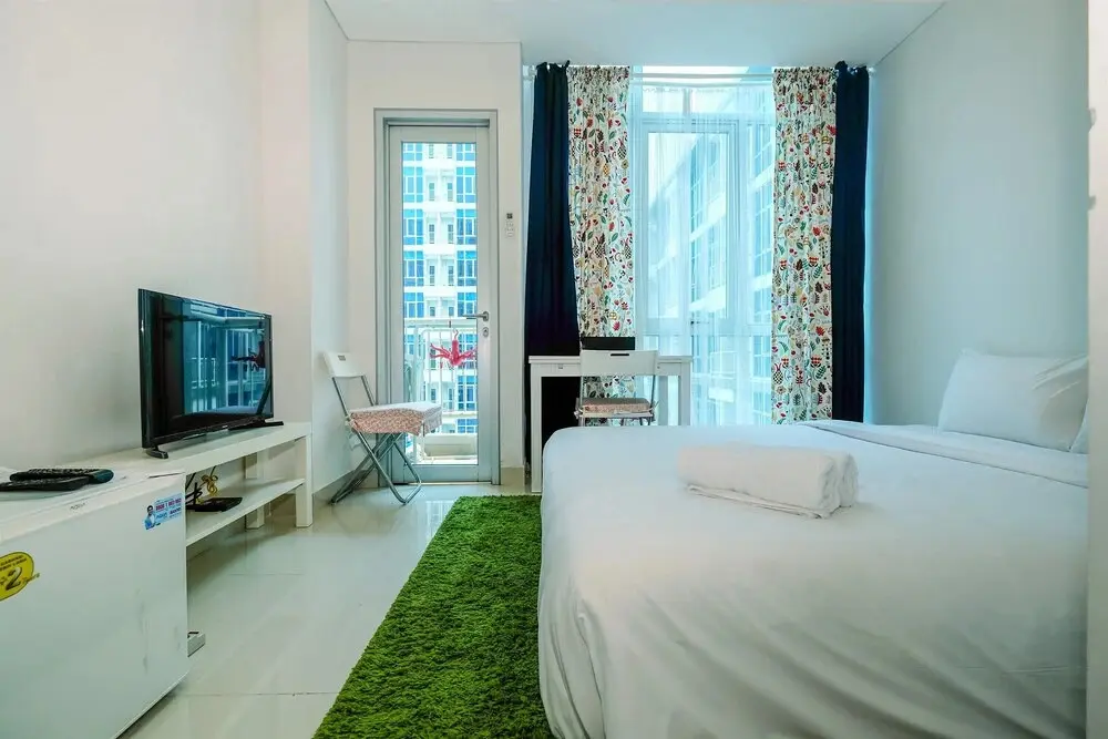 Джакарта: Chic and Compact Studio Apartment at Capitol Park Residence
