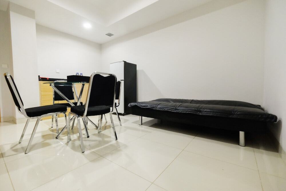 Джакарта: 1BR with City View @ The Mansion Kemayoran Apartment