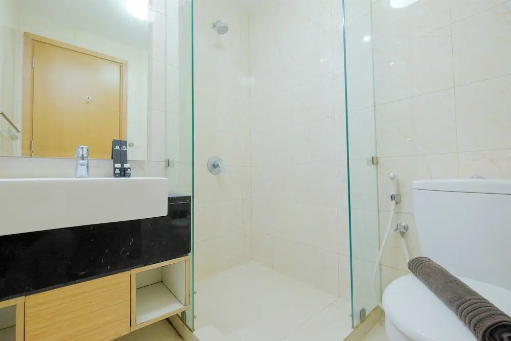 Джакарта: Relaxing 2BR at The Mansion Kemayoran Apartment