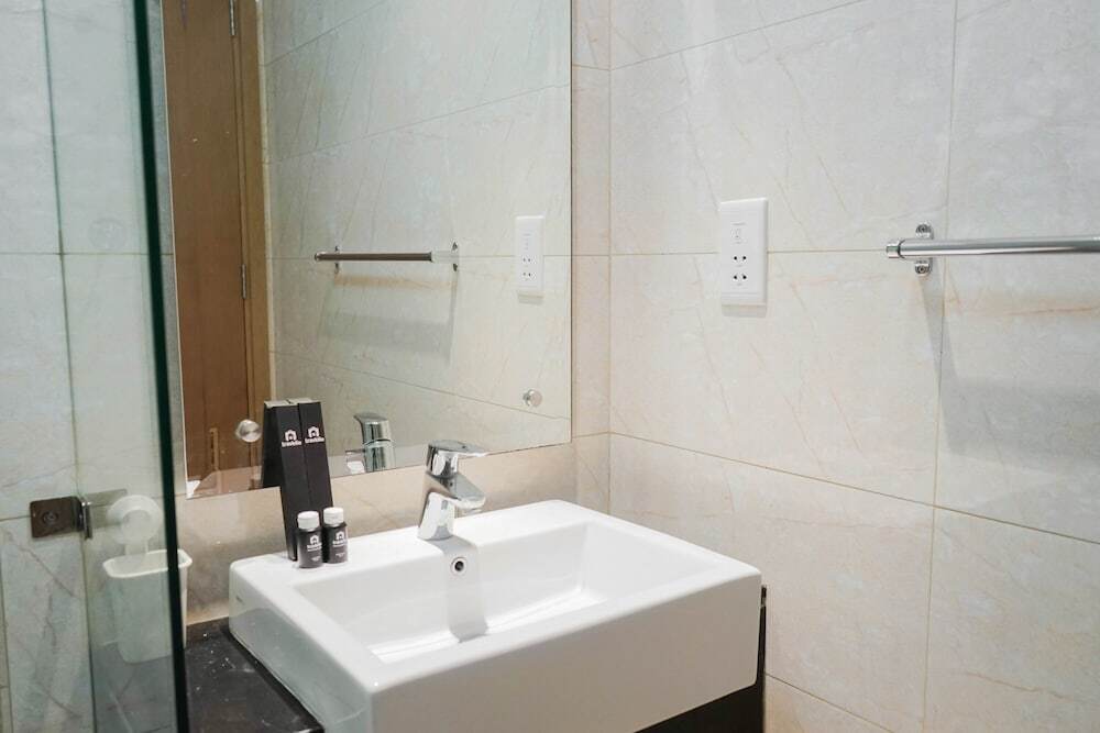 Джакарта: Modern 1BR Apartment at The Mansion Kemayoran