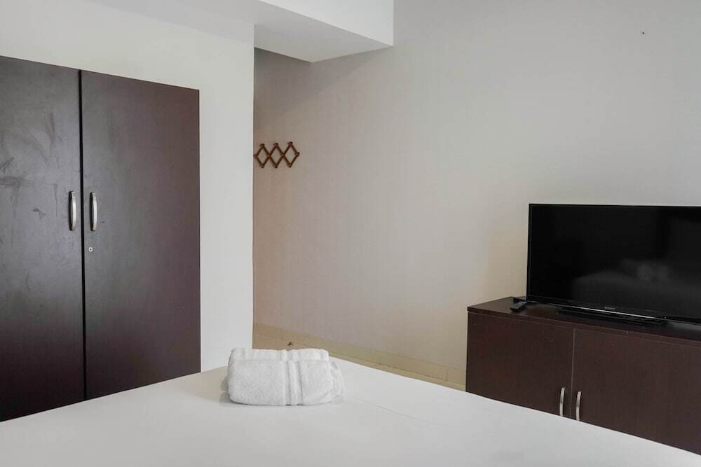 Джакарта: Modern 1BR Apartment at The Mansion Kemayoran