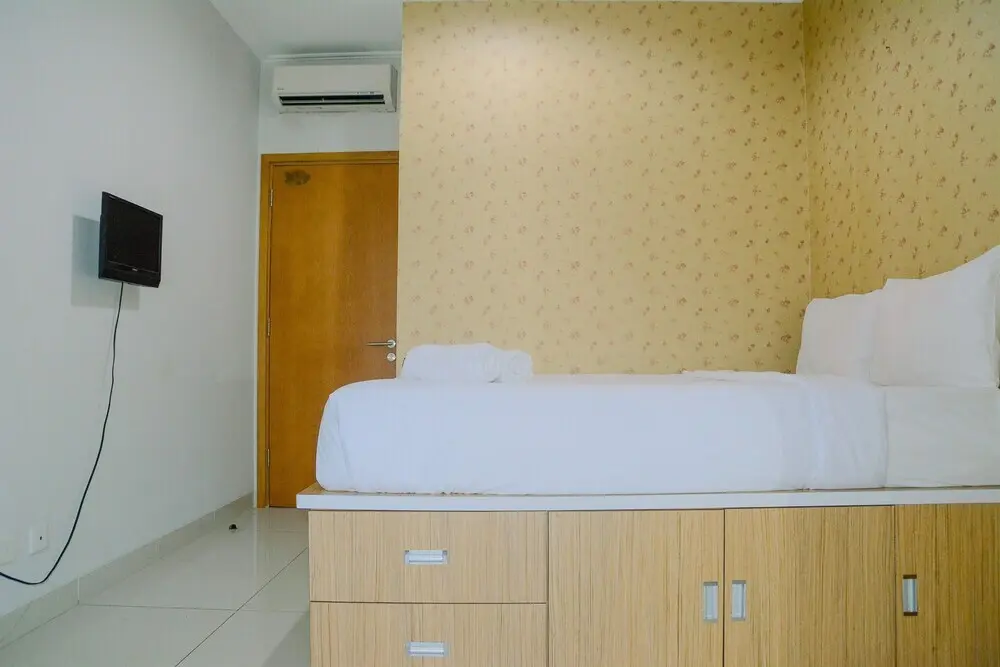 Джакарта: Modern and Comfy 2BR with Golf View at The Mansion Kemayoran