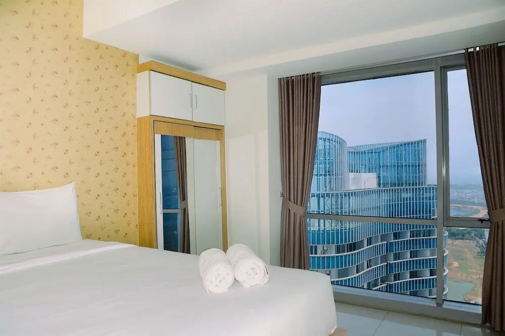 Джакарта: Modern and Comfy 2BR with Golf View at The Mansion Kemayoran
