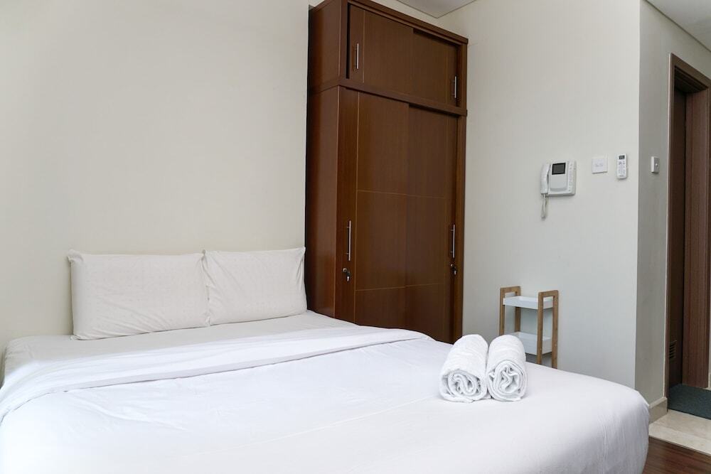Джакарта: Homey Fully Furnished Studio Puri Orchard Apartment