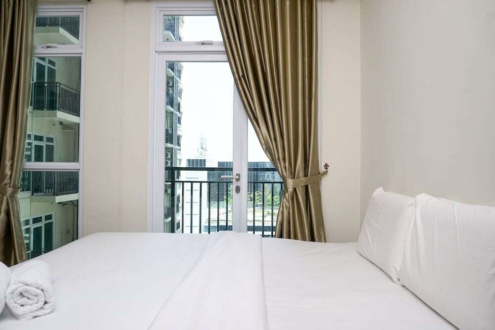 Джакарта: Homey Fully Furnished Studio Puri Orchard Apartment