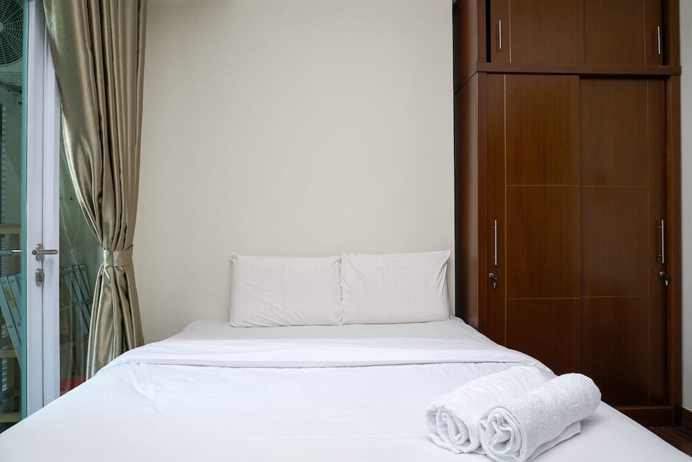 Джакарта: Homey Fully Furnished Studio Puri Orchard Apartment