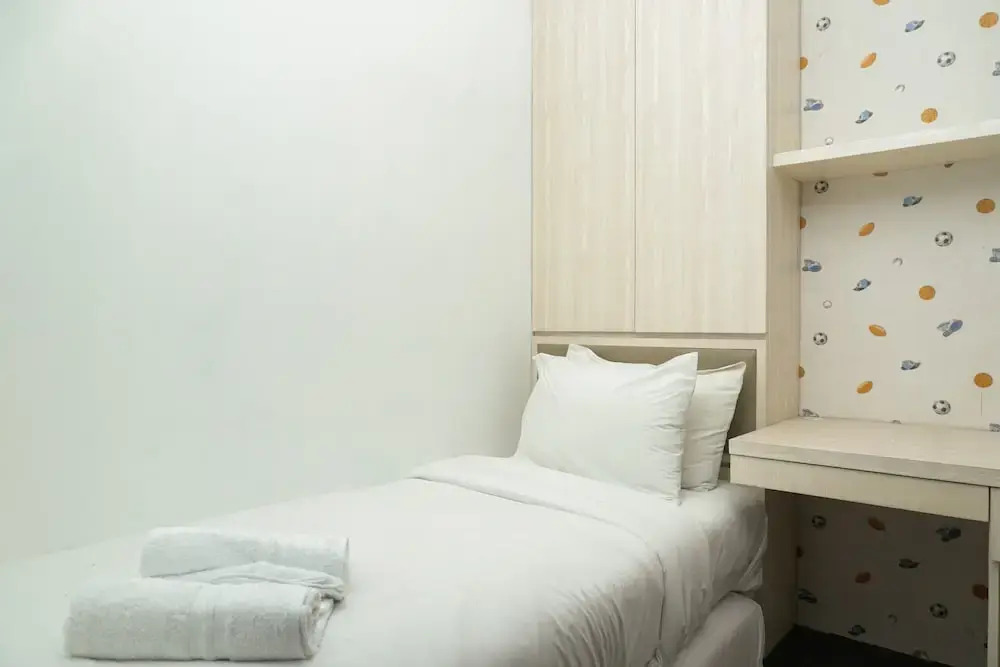 2BR near Toll Soeta Airport at City Park Apartment — фото 1