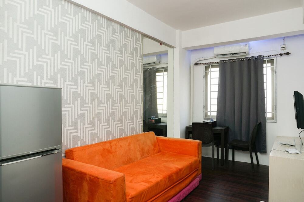 Джакарта: 2BR near Toll Soeta Airport at City Park Apartment