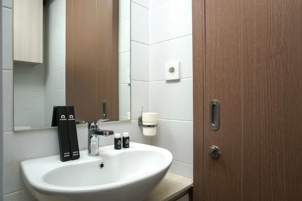 Джакарта: Furnished Studio with Pool View at Puri Orchard Apartment