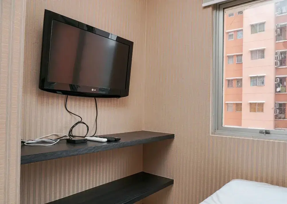 Джакарта: 2BR at City Resort Apartment near Airport Soetta