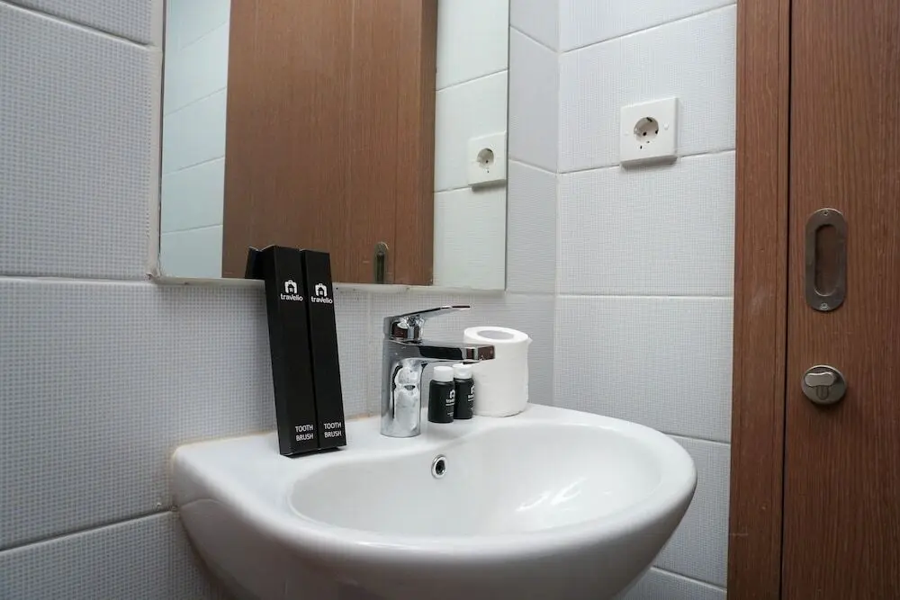 Джакарта: Modern And Fully Furnished Studio at Puri Orchard Apartment