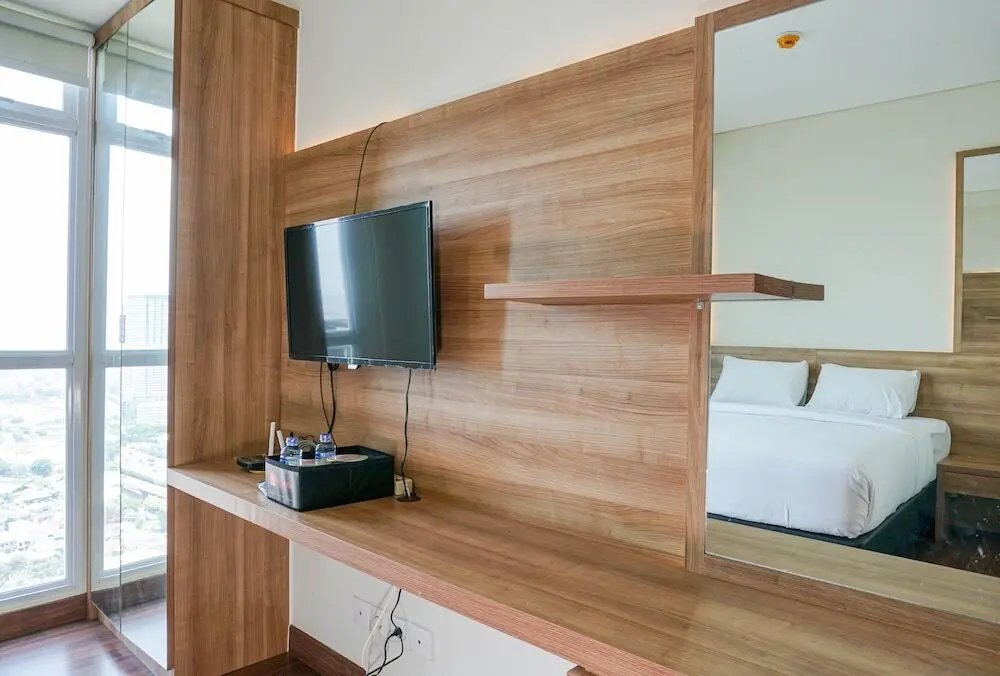 Джакарта: Modern And Fully Furnished Studio at Puri Orchard Apartment