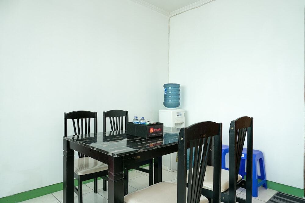 Джакарта: Spacious And Convenient 3br at Pangeran Jayakarta Apartment
