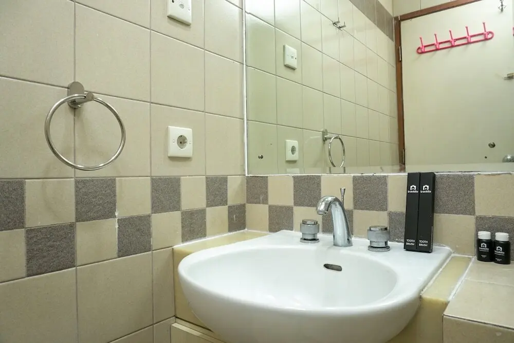 Джакарта: Spacious And Convenient 3br at Pangeran Jayakarta Apartment
