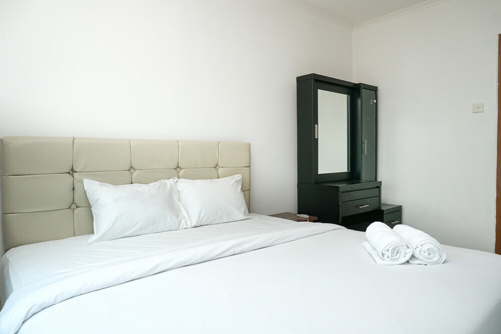 Джакарта: Spacious And Convenient 3br at Pangeran Jayakarta Apartment
