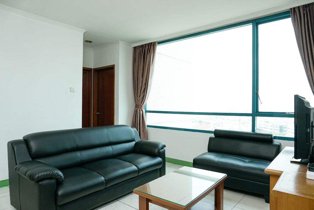 Джакарта: Spacious And Convenient 3br at Pangeran Jayakarta Apartment