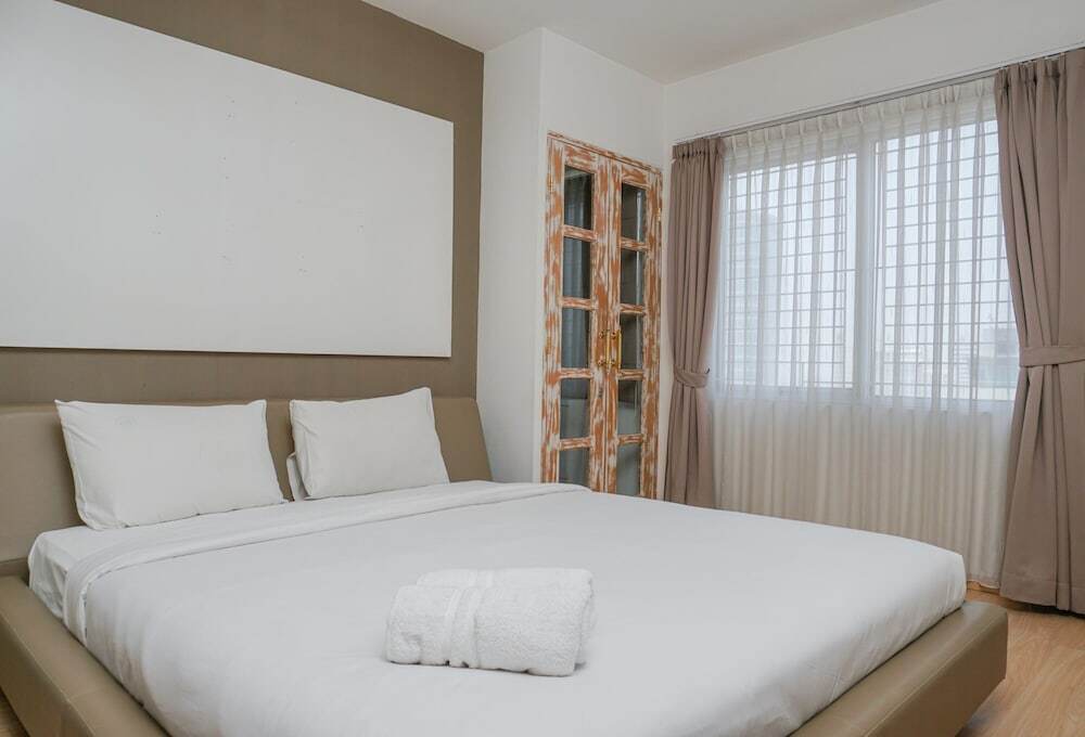 Spacious and Fully Furnished 2BR Cosmo Mansion Apartment — фото 1