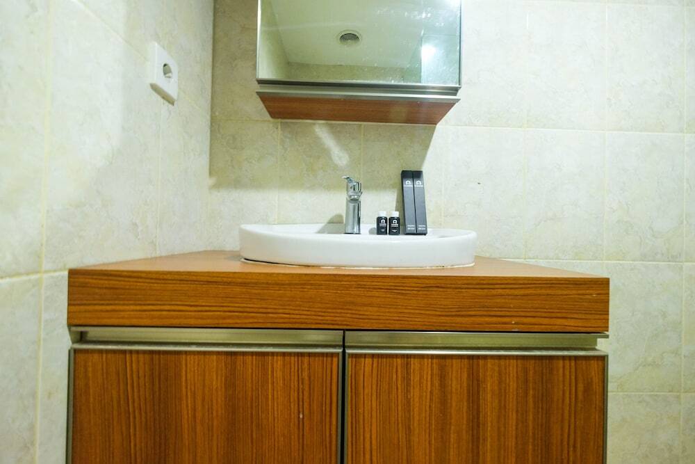 Джакарта: Comfy Studio Apartment at Tamansari The Hive By Travelio